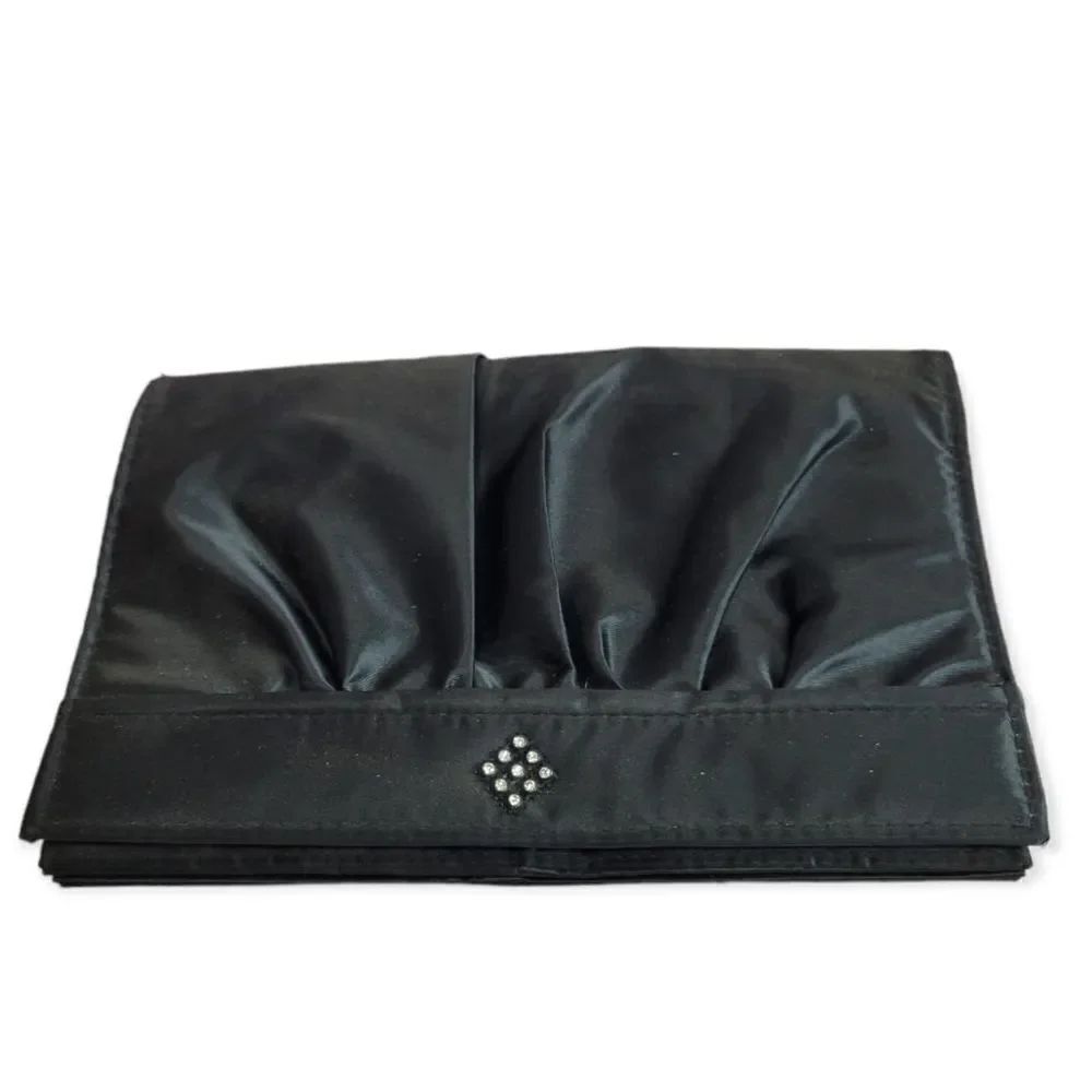 Blackย eveningโpurseโ
9x6"